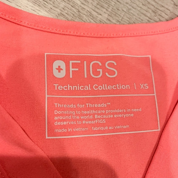 Figs neon pink scrub set. - Picture 2 of 6